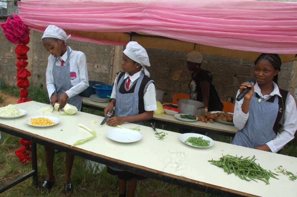 Catering Students_(4)